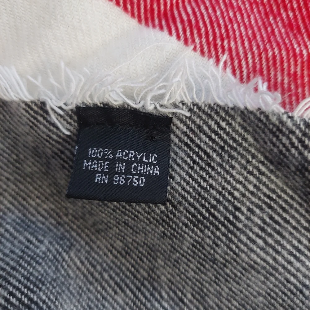 Source Unknown 48x48 scarf