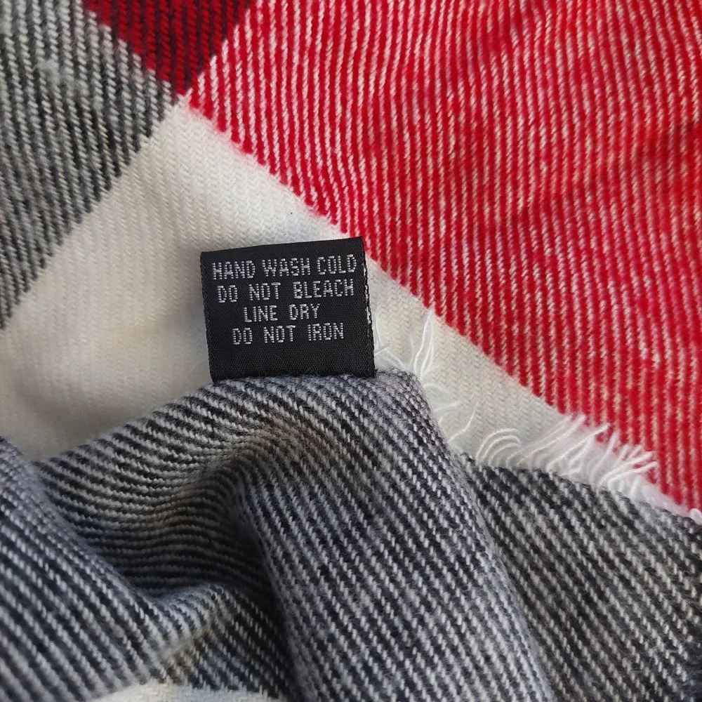 Source Unknown 48x48 scarf