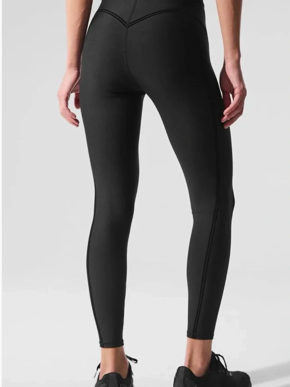 ALO Yoga selling top