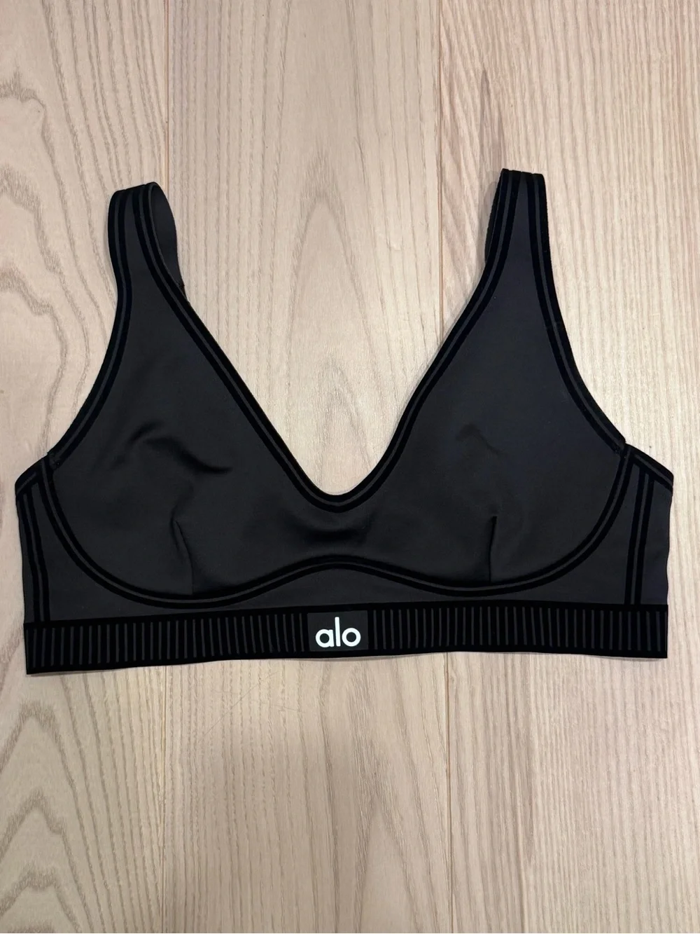 ALO Yoga selling top
