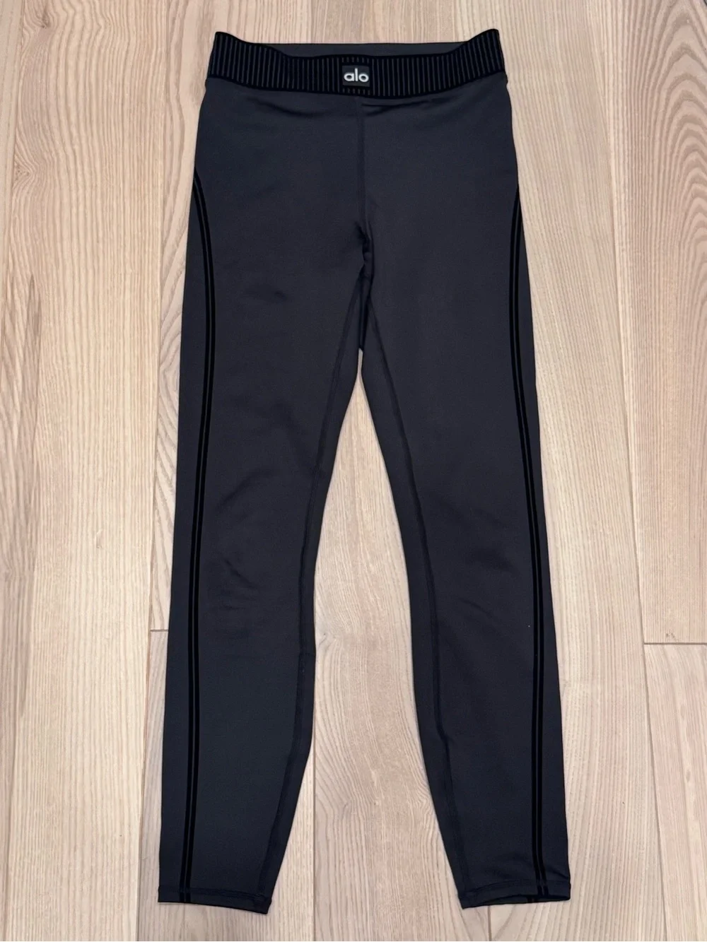 ALO Yoga selling top