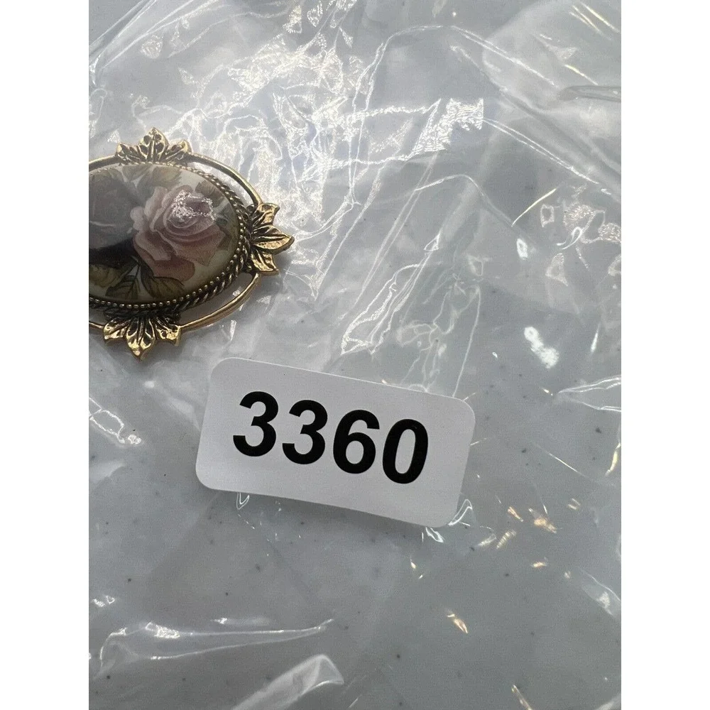 Sarah Coventry sale pendant