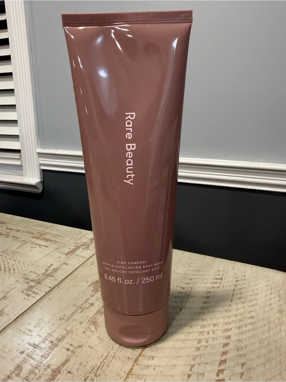 NWT Rare Beauty Find Comfort Gentle Exfoliating Body Wash