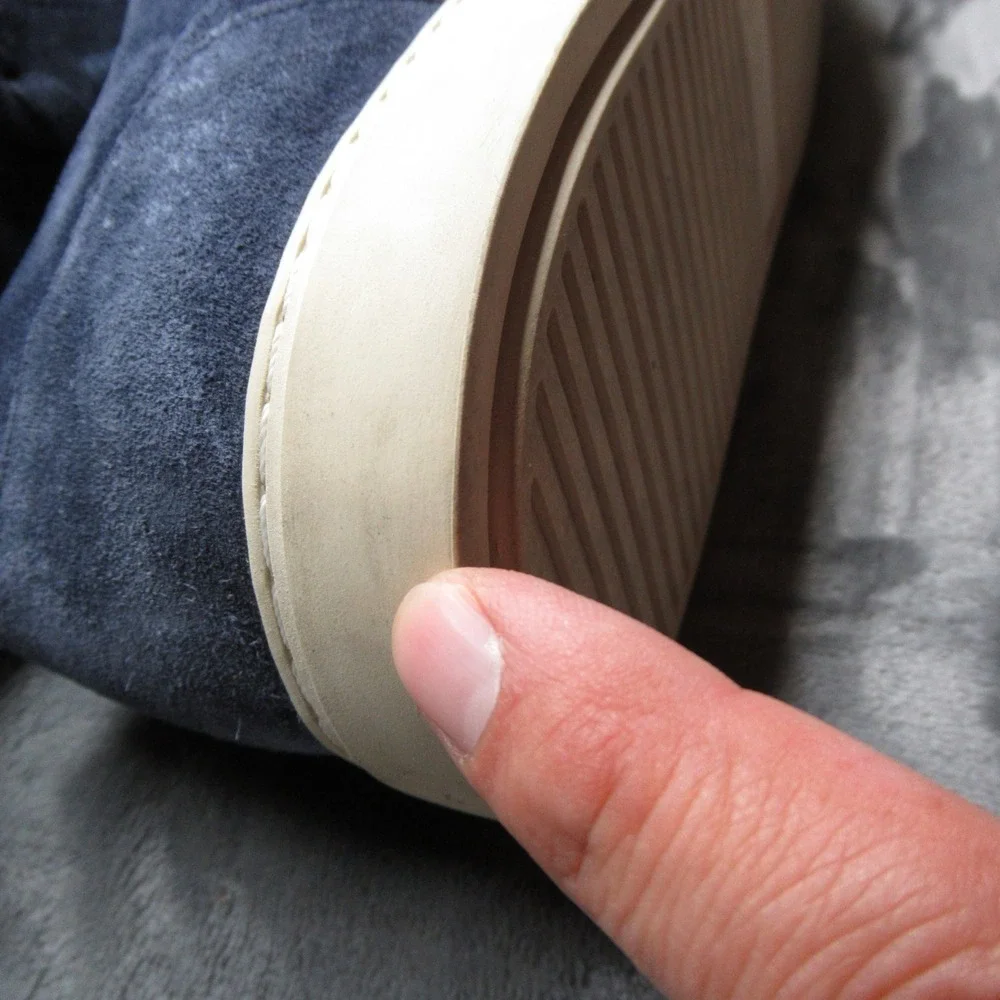 Allen Edmonds couple blemishes