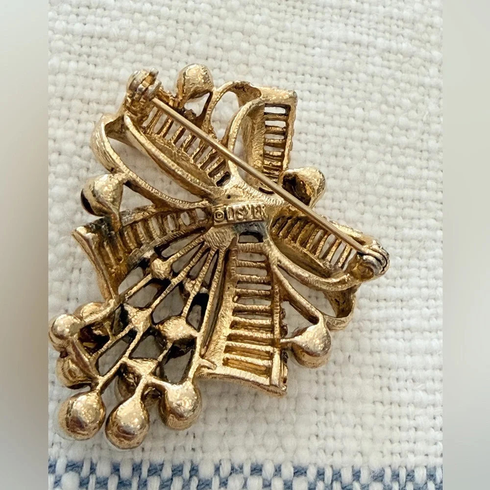 Vintage featured faux