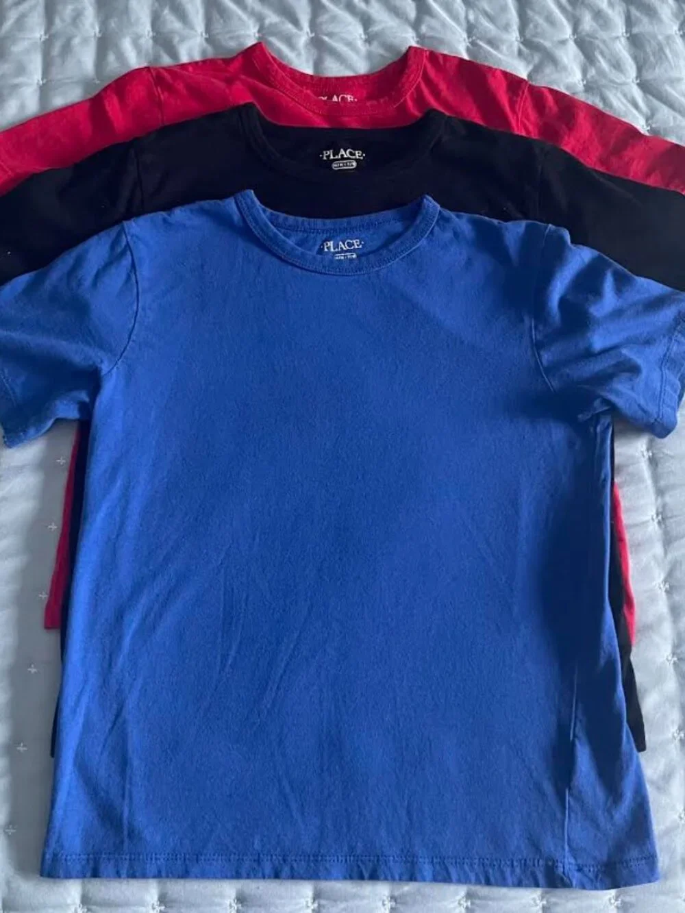 The Children's Place Boys Basic V-Neck T-Shirt 3 PK – Size 7/8  Blue, Red,Black
