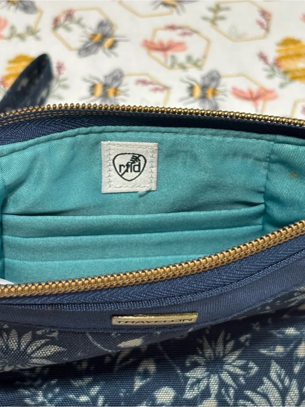 Travelon compact wristlet