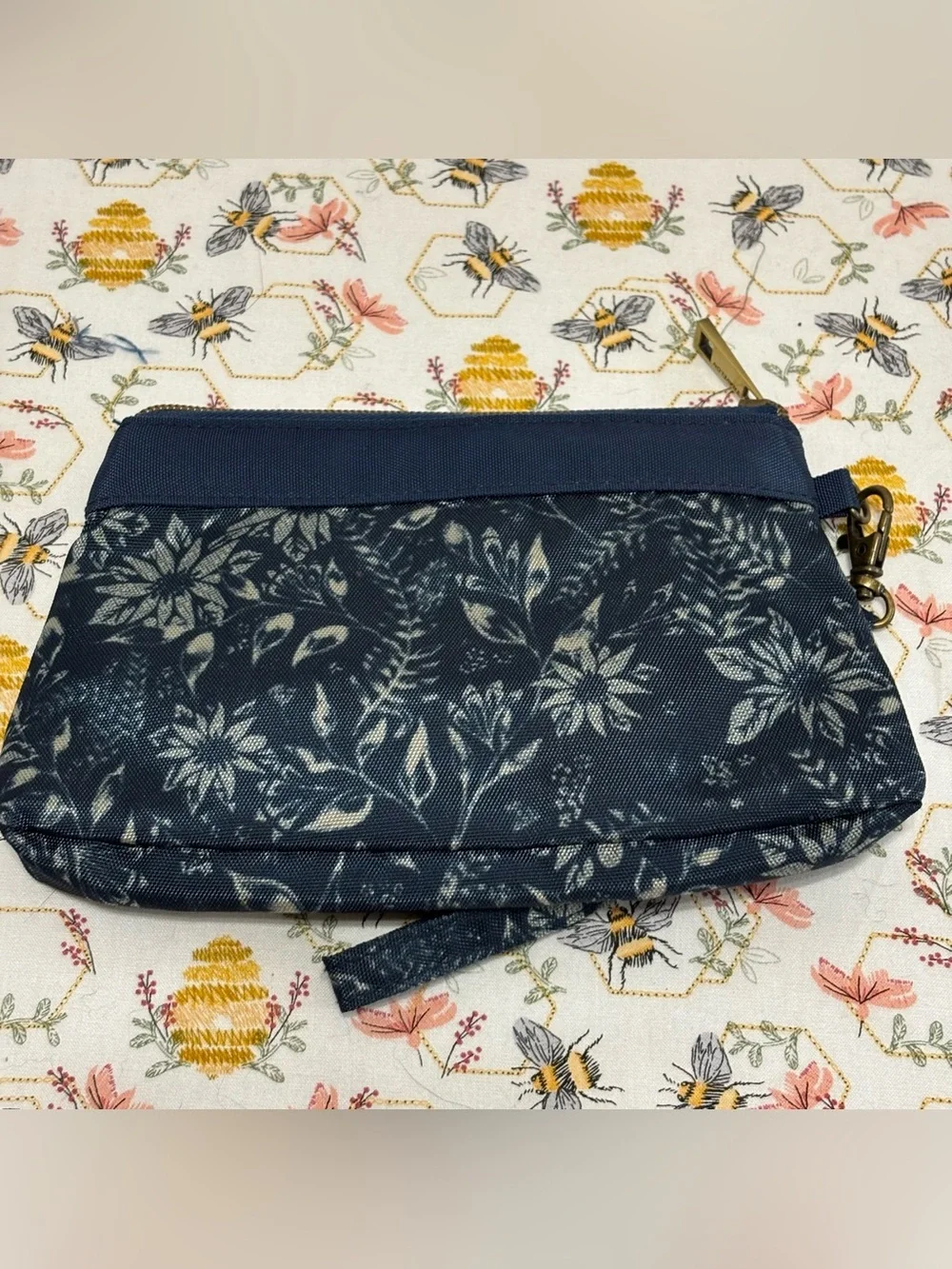 Travelon compact wristlet
