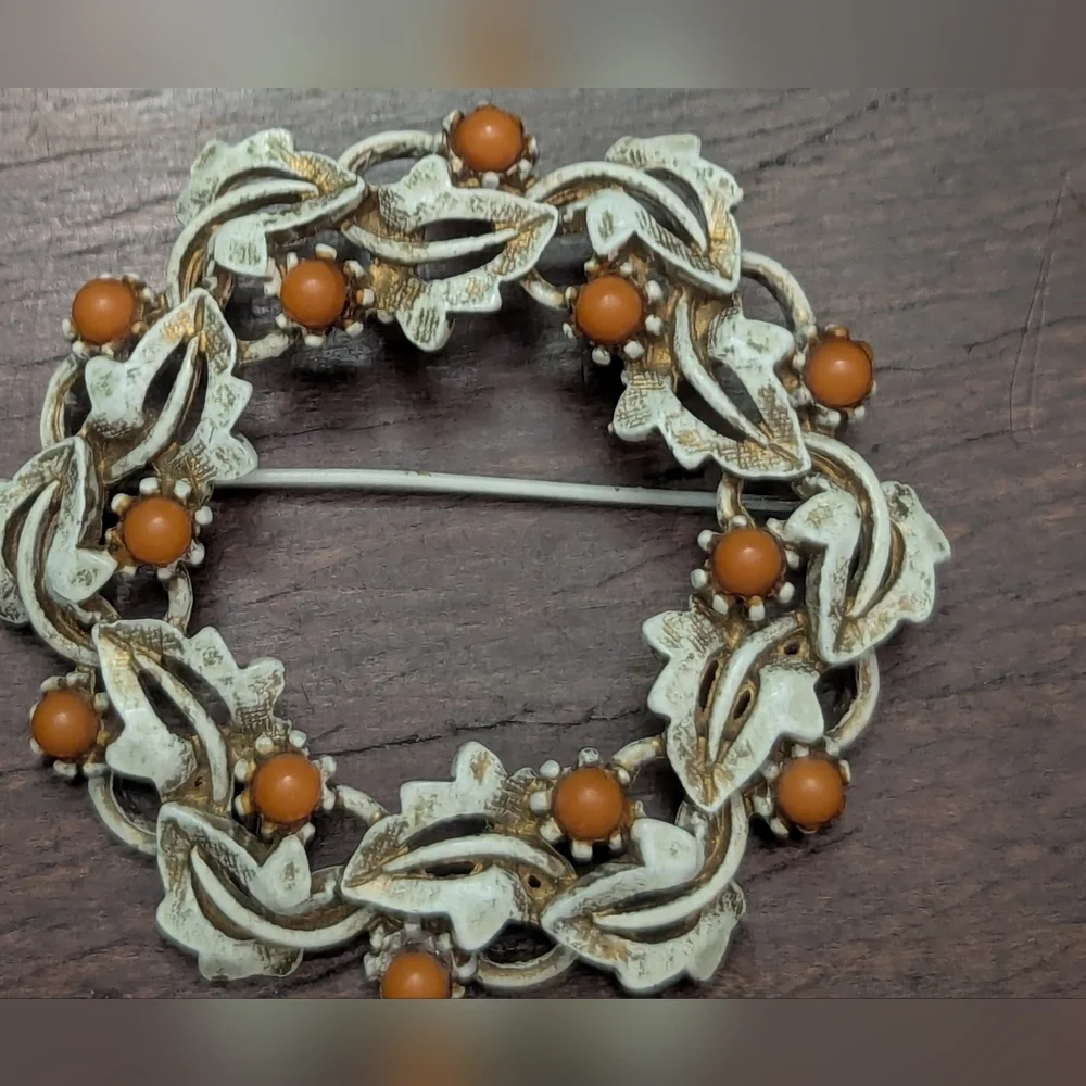 🍊 Vintage Rare ART Brooch Goldtone Amber Leaf Wreath Pin Fall Winter