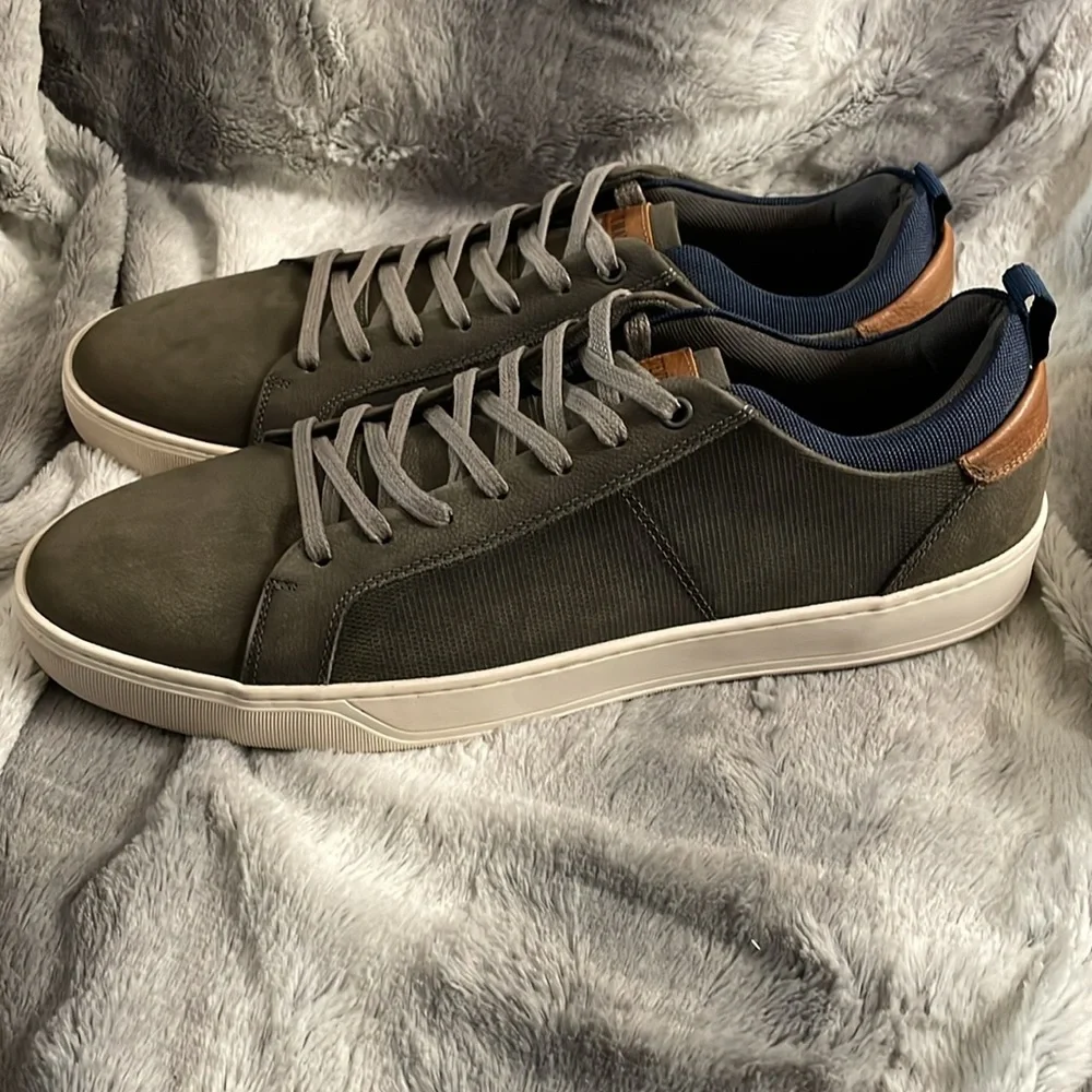 Steve Madden steve madden