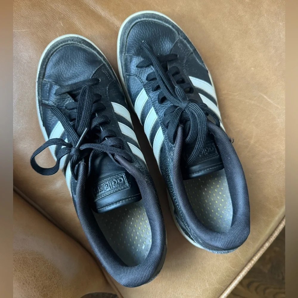 adidas classic essential