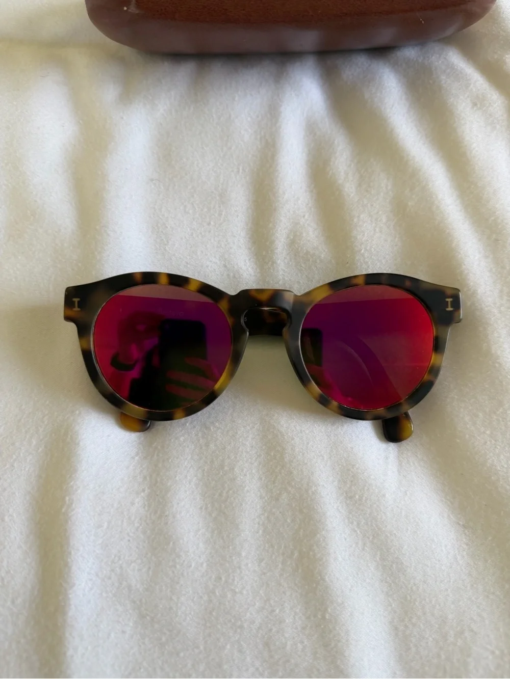 Illesteva round tortoiseshell