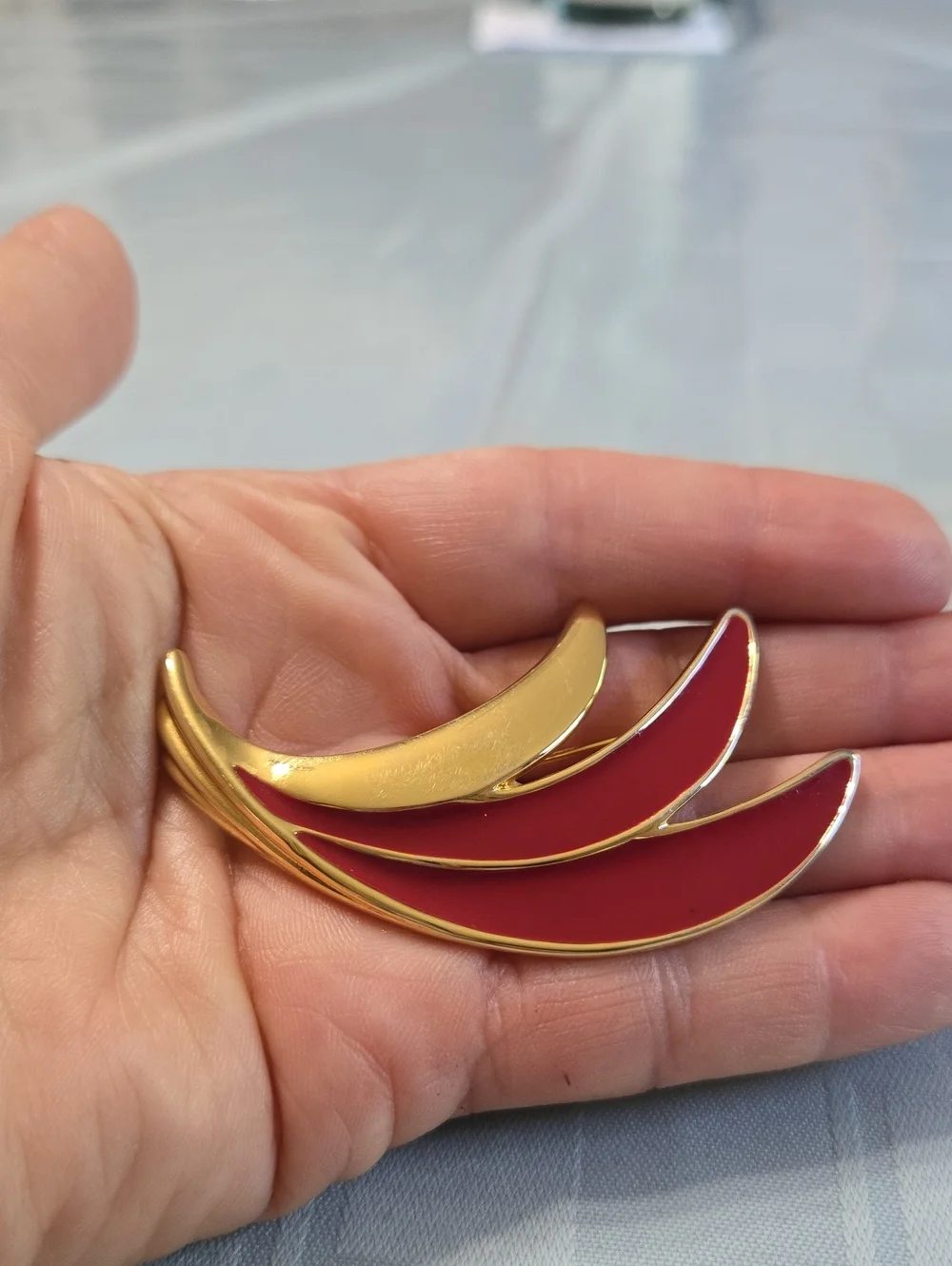 Vintage MONET Signed Gold-tone Red Enamel Feather/Brooch PinLeaf