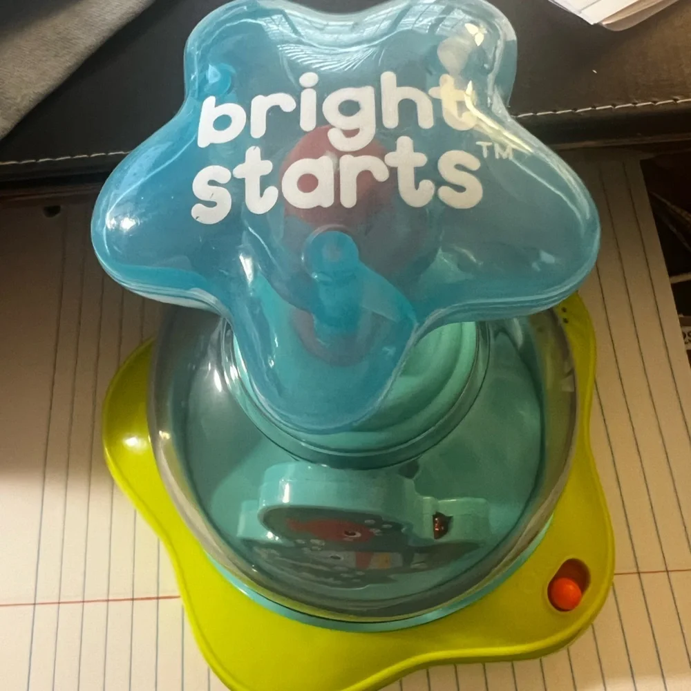 Kids II engaging push