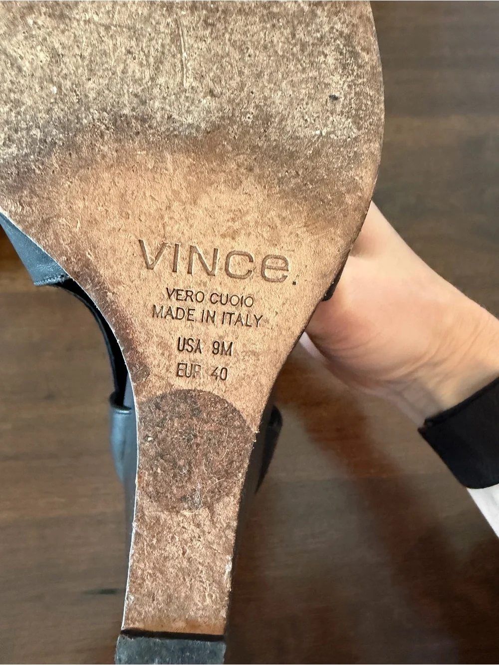Vince chic black