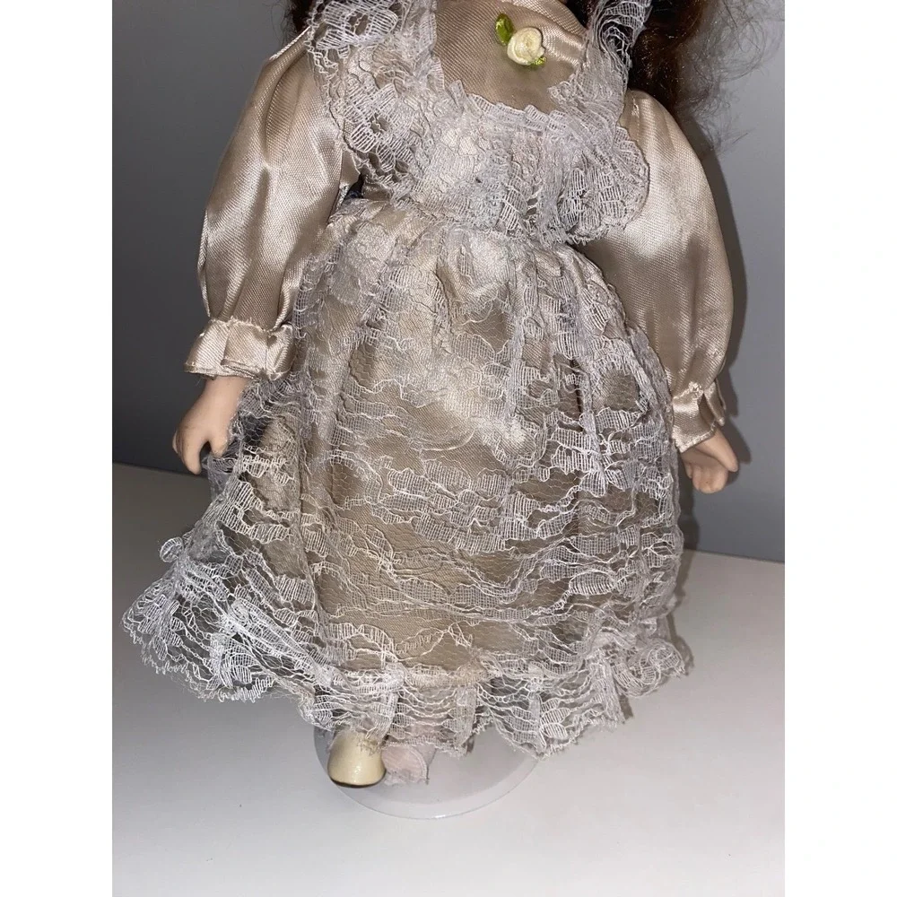 N/A porcelain doll