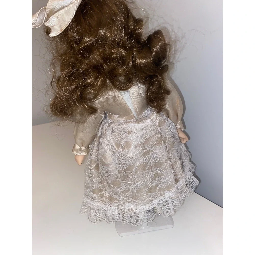 N/A porcelain doll