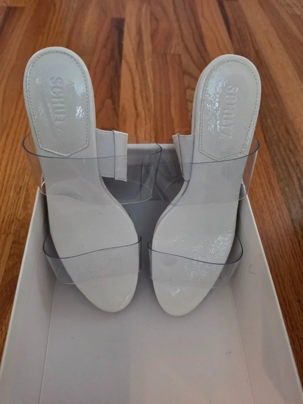 Schutz Wedge SIZE 7.5