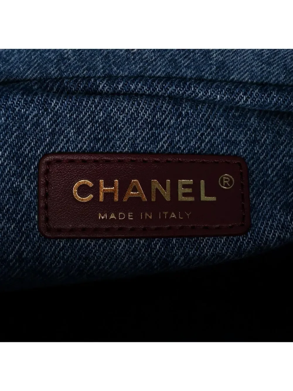 CHANEL elevate your