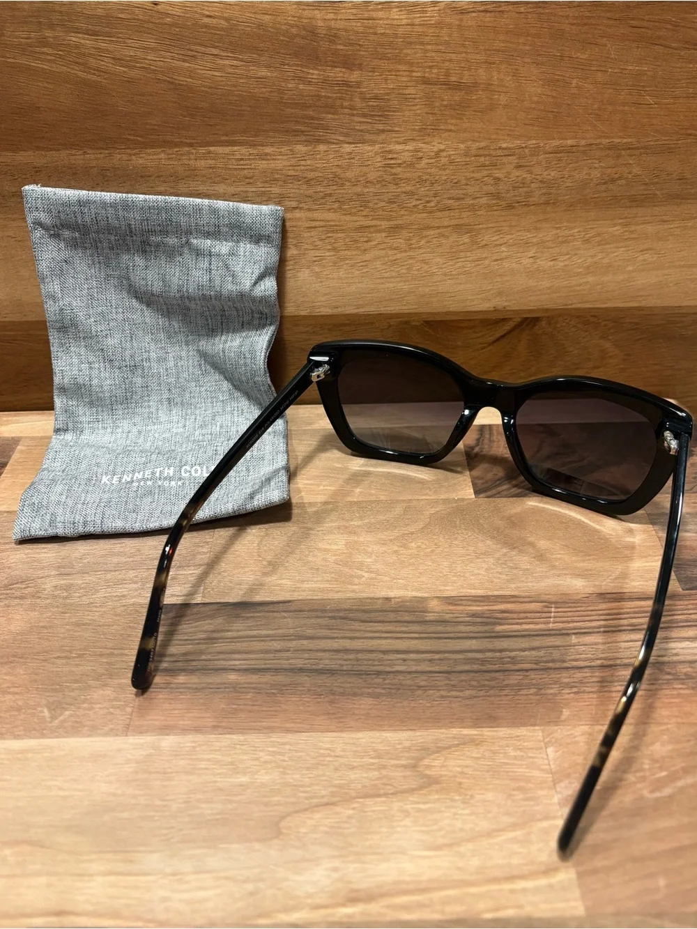 Kenneth Cole kenneth cole