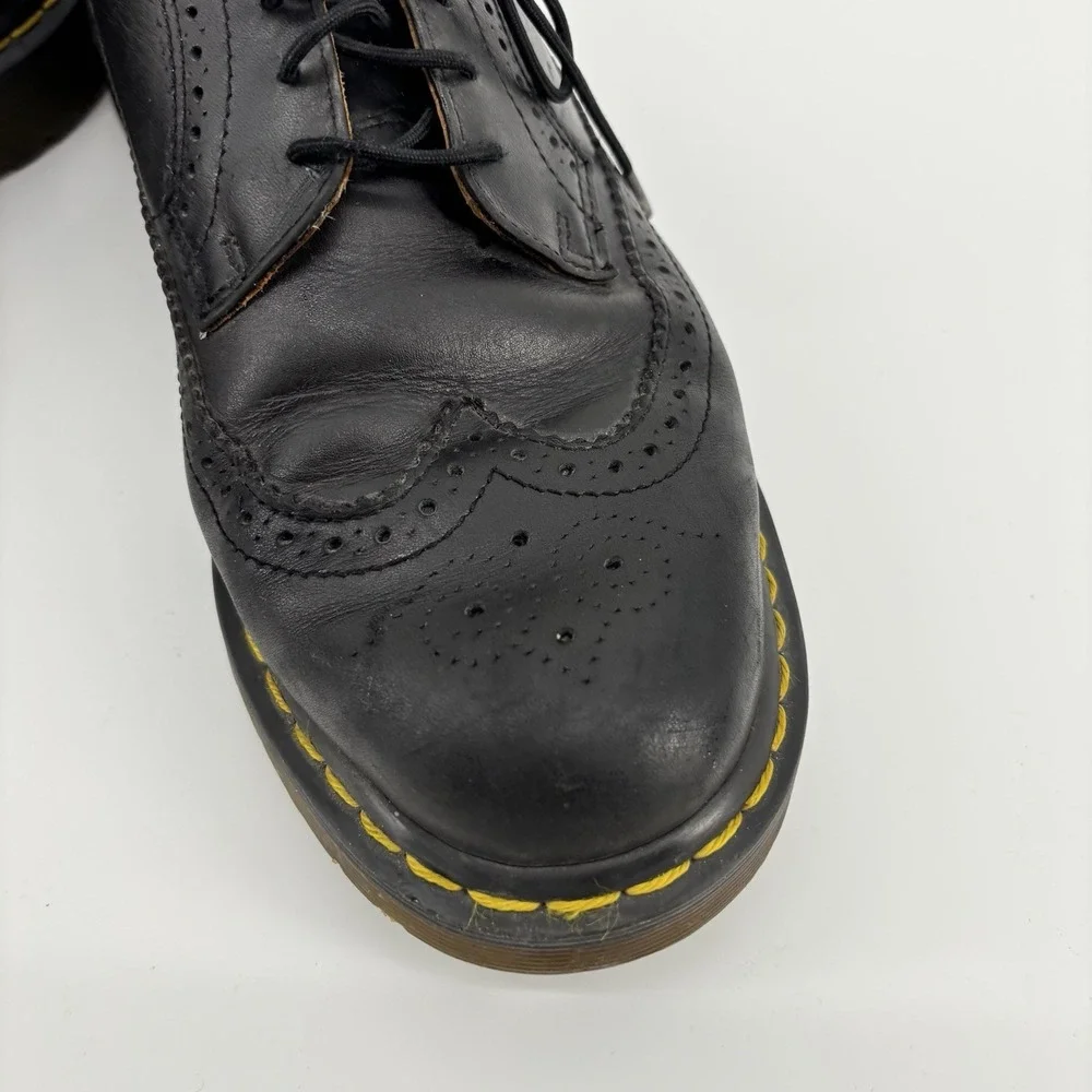 Dr. Martens product pair