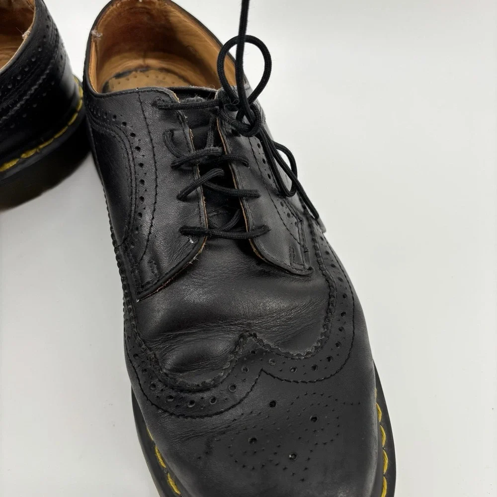Dr. Martens product pair