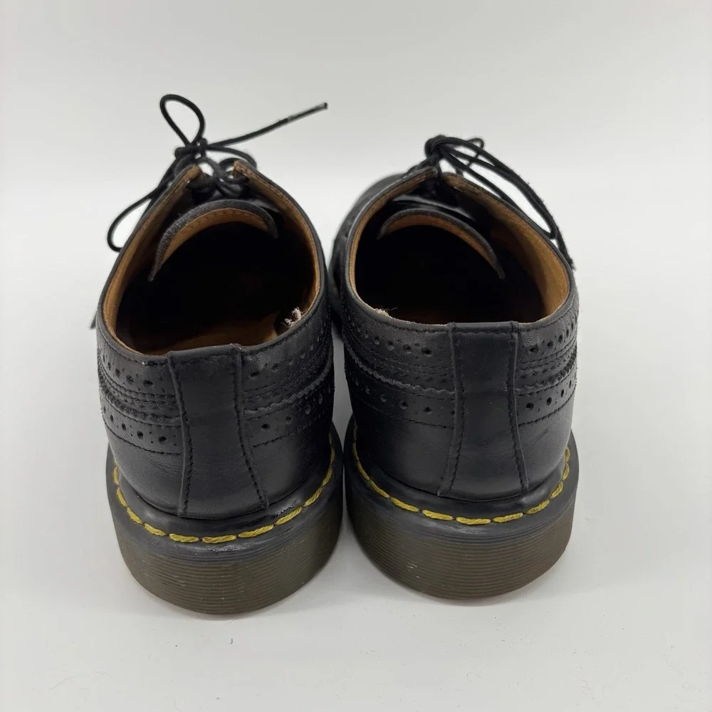 Dr. Martens product pair