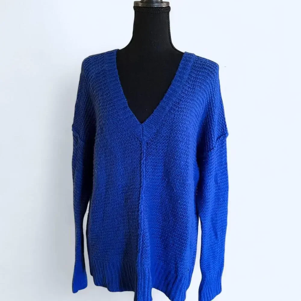 Michael Kors beautiful knit royal blue sweater Size Large