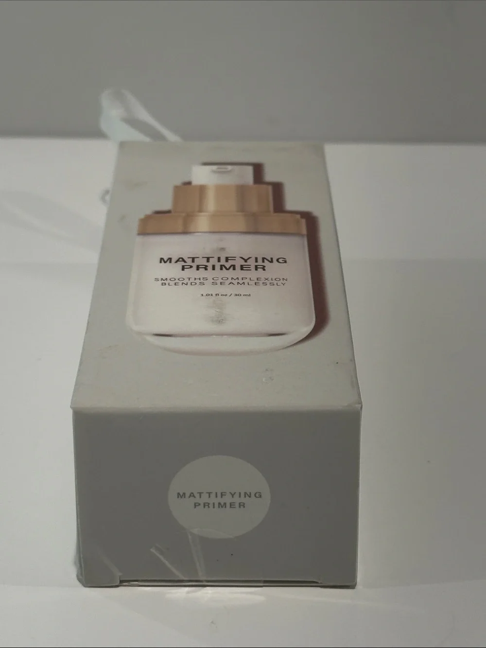 Enchante mattifying primer