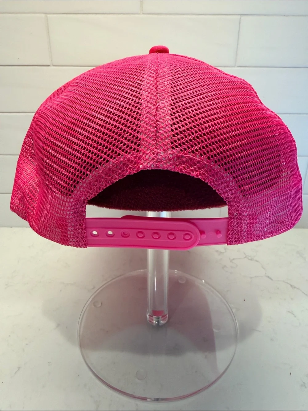 Sheshow bright pink
