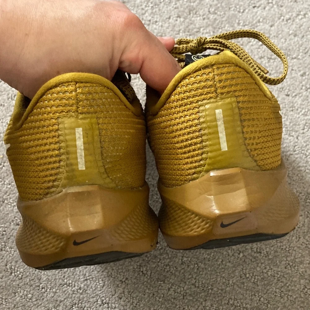 Nike pic first 700