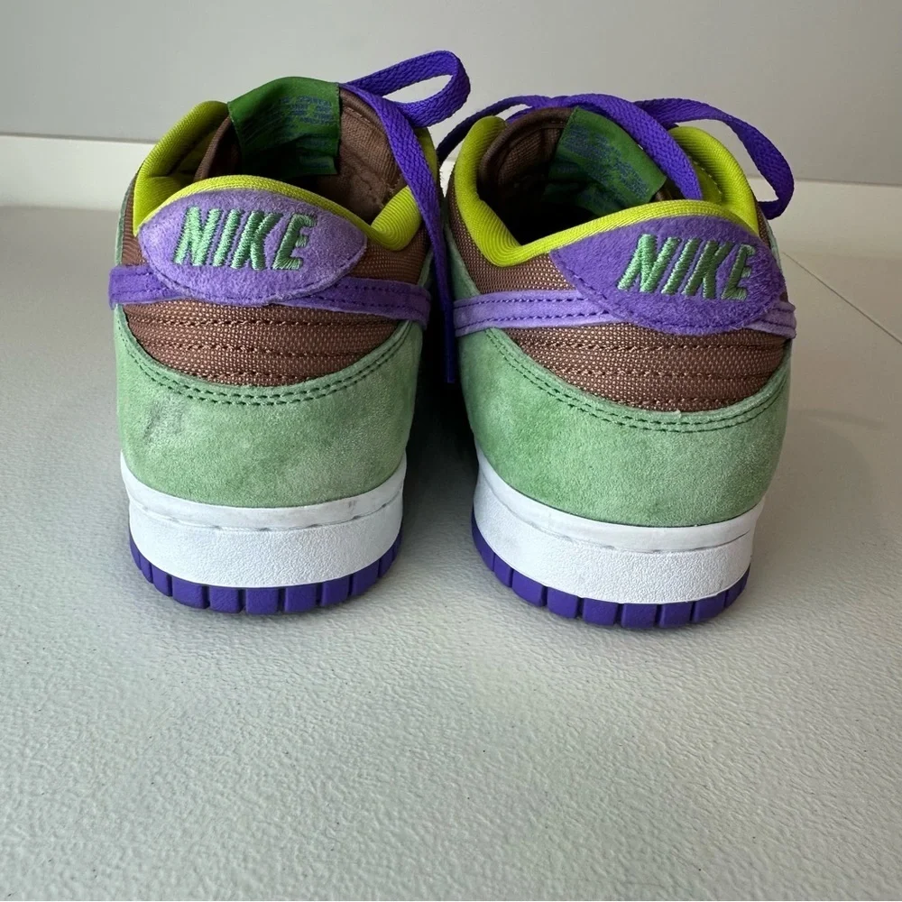 Nike men’s green