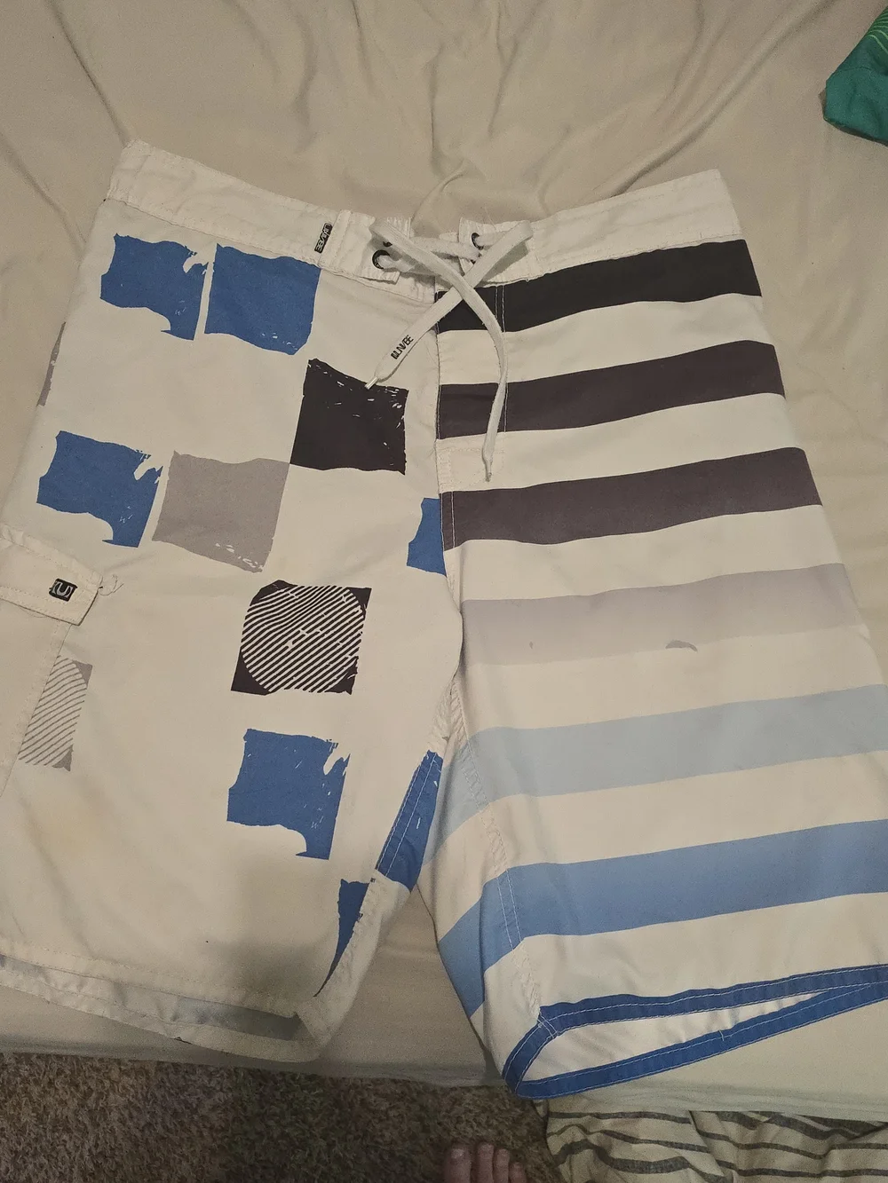 Univibe White Blue & Gray Graphic Stripe Swim Trunks