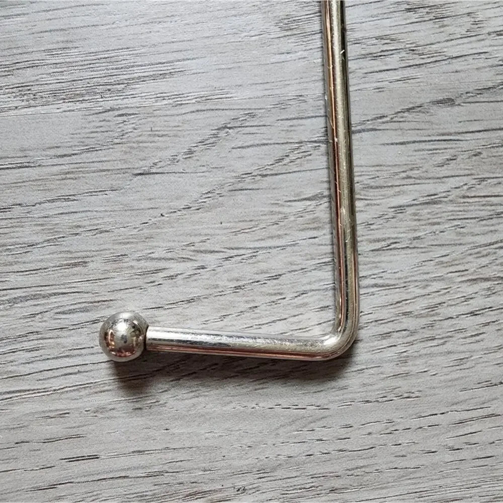 None and/or Unknown holder hangs put