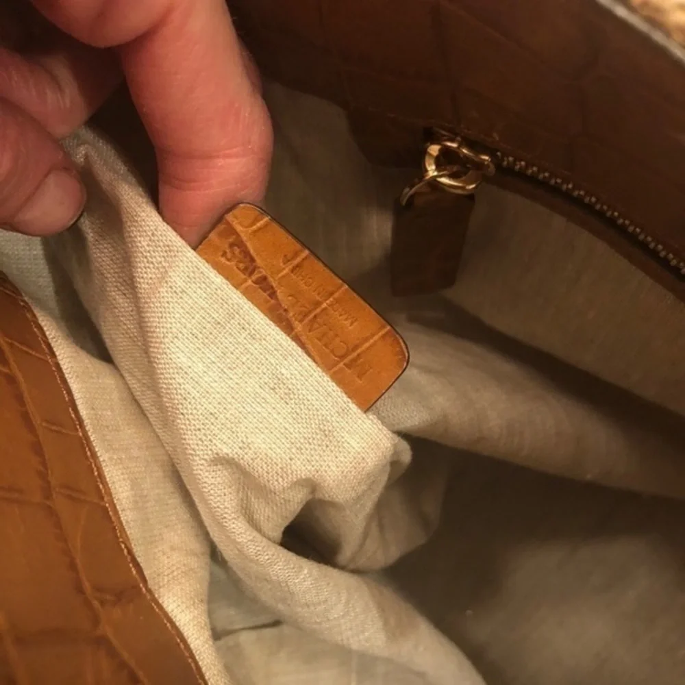 Michael Kors tone bag