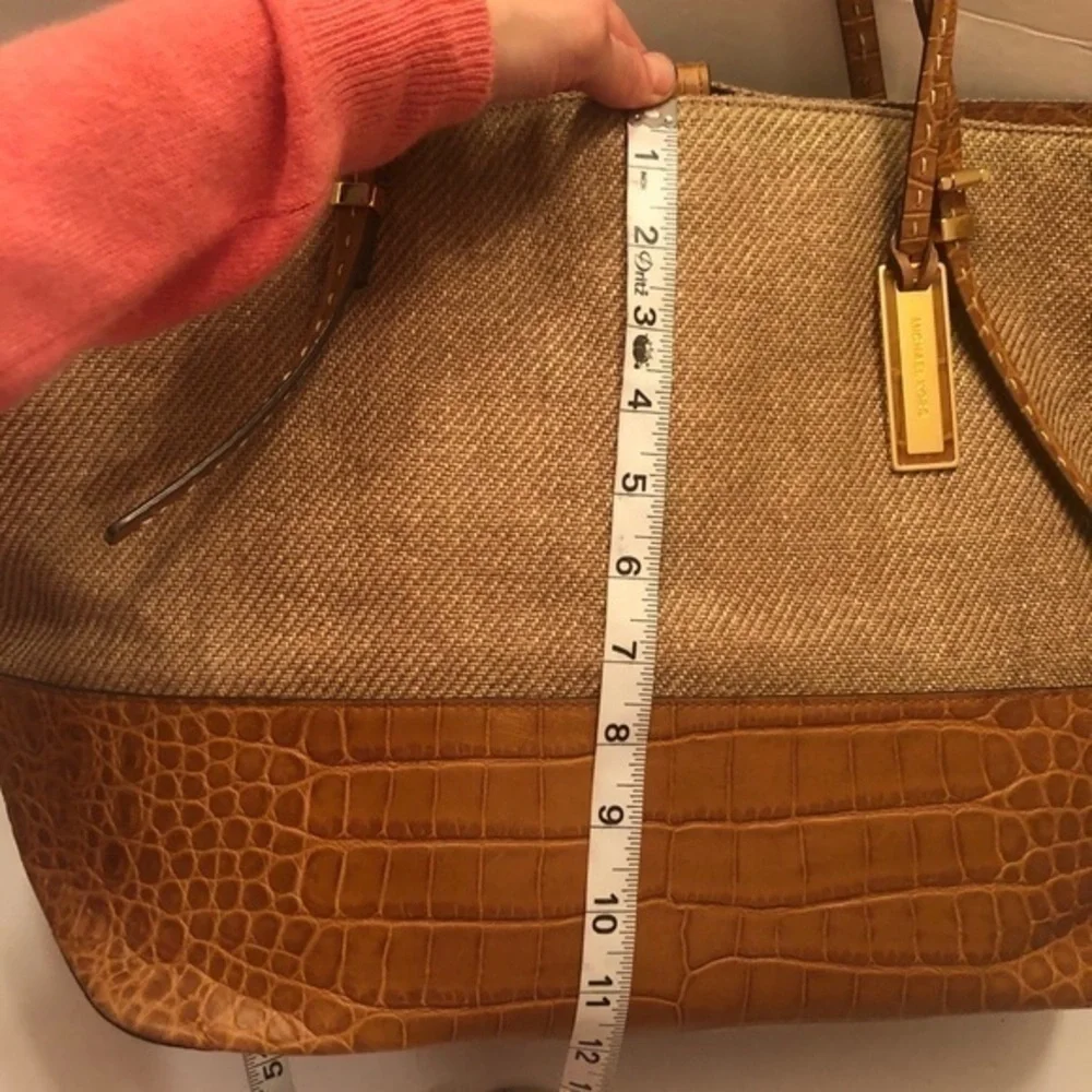 Michael Kors tone bag