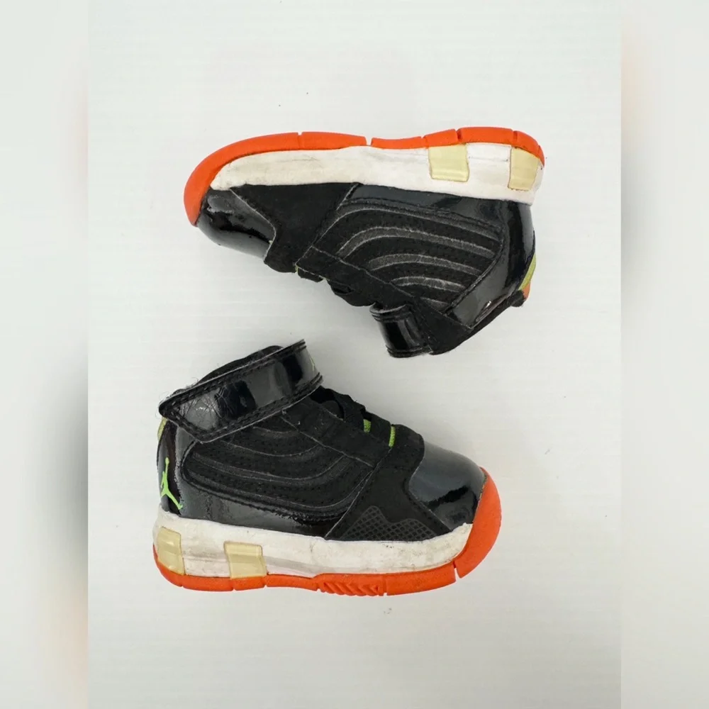 Jordan baby sneaker