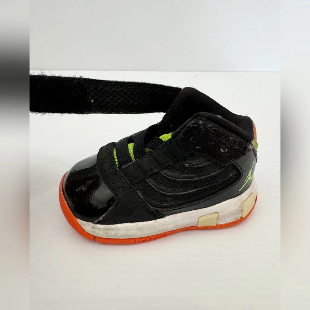 Jordan baby sneaker