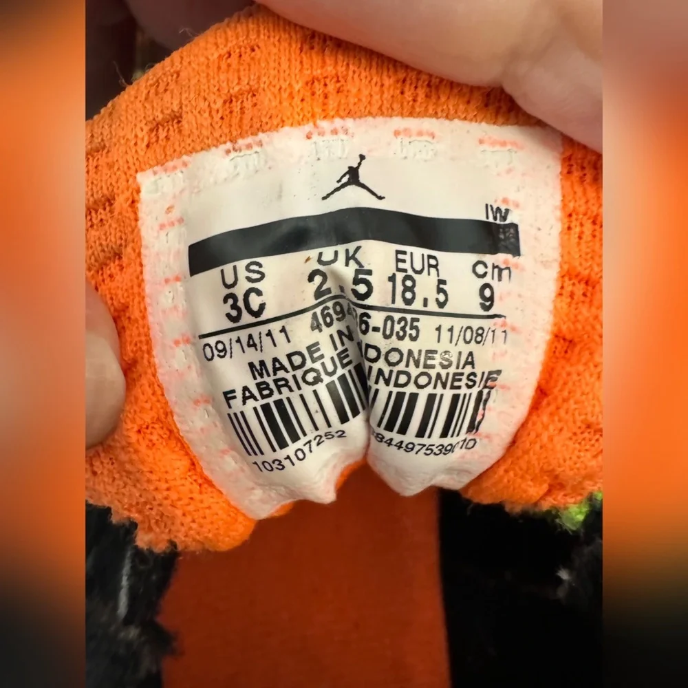 Jordan baby sneaker