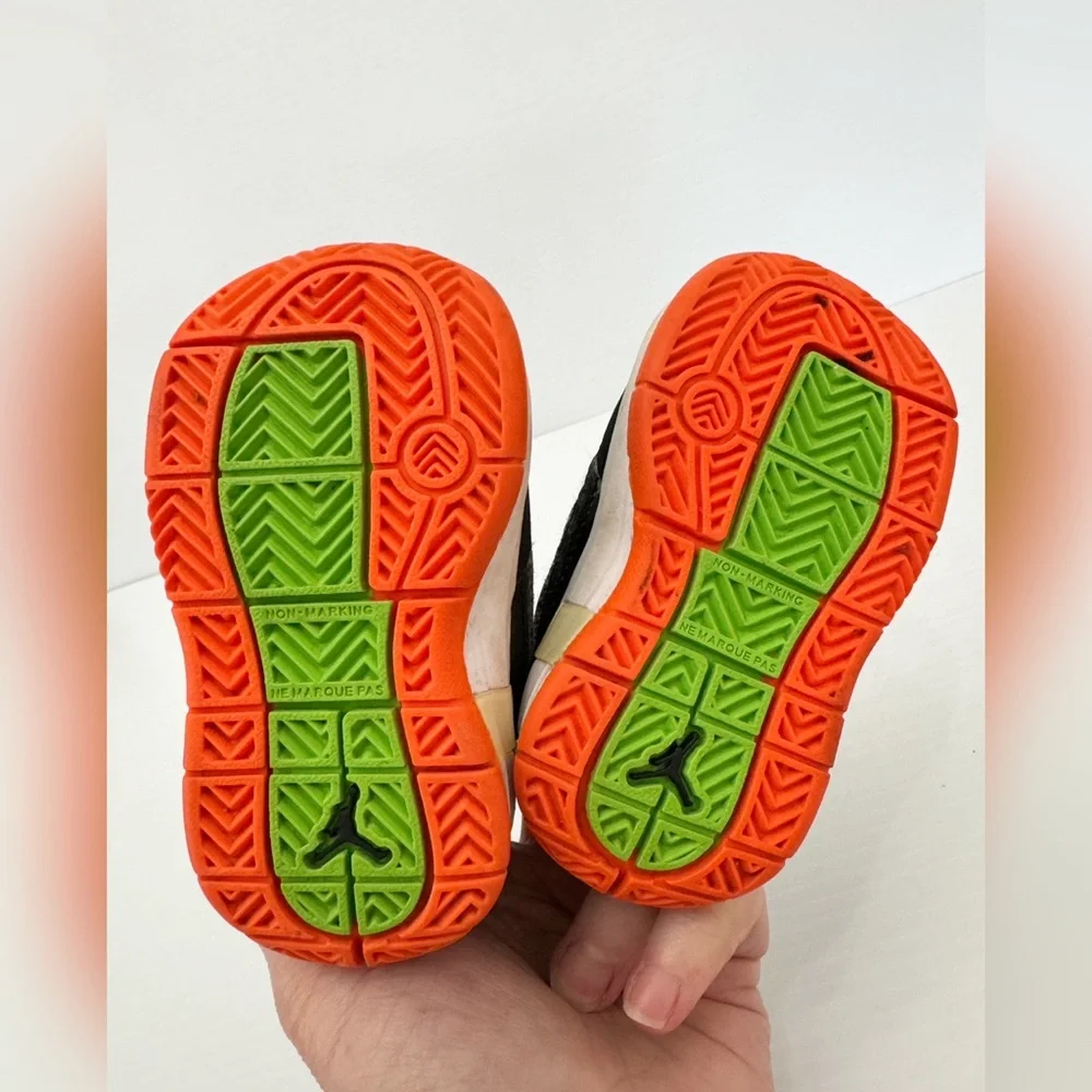 Jordan baby sneaker