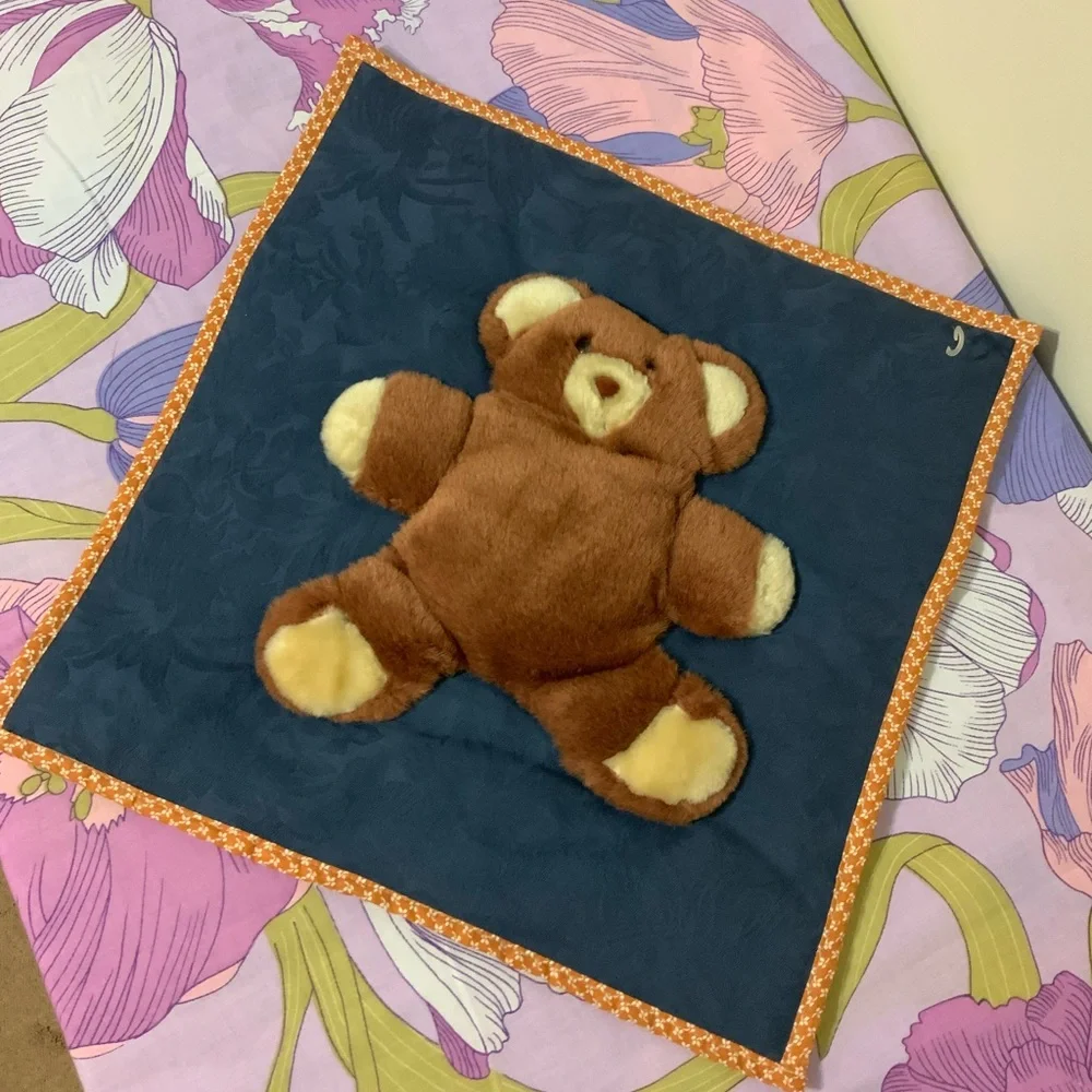 NWOT Quilted Teddy Bear Shame Zippered Brown/Navy 17X17