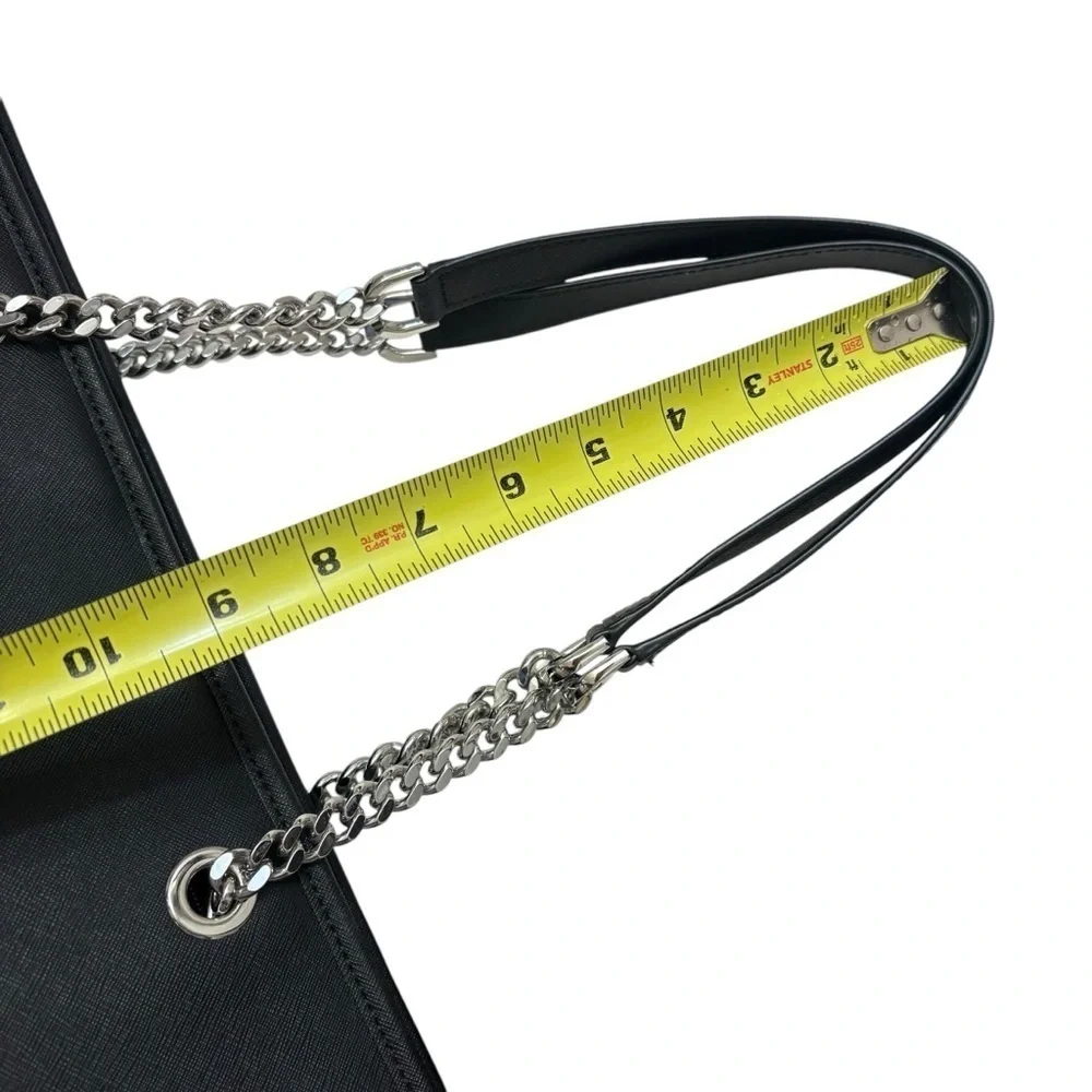 Michael Kors elegant multifunctional