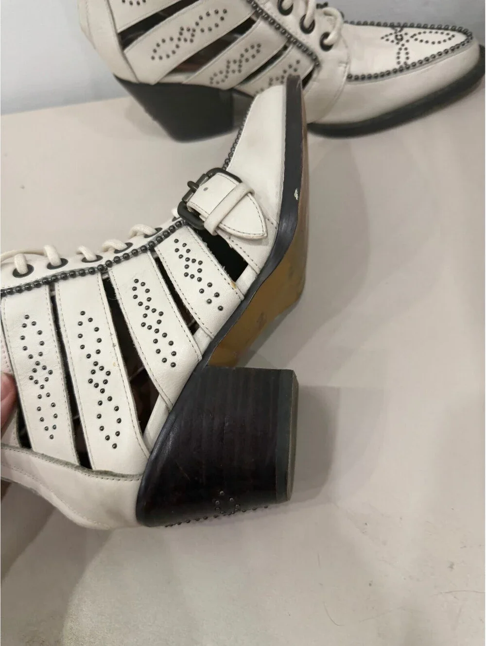 Coach these ankle