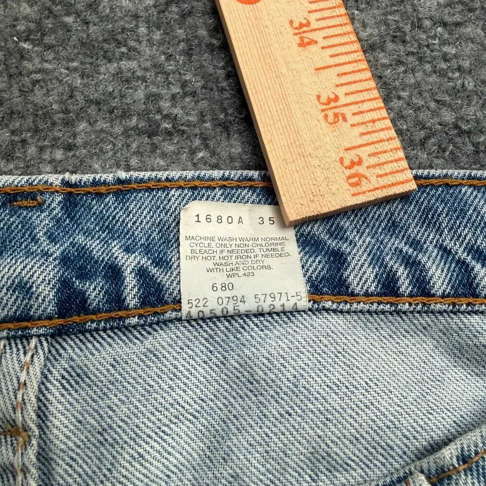 Levis description classic
