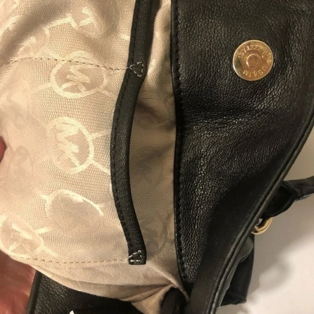 Michael Kors few hardware from