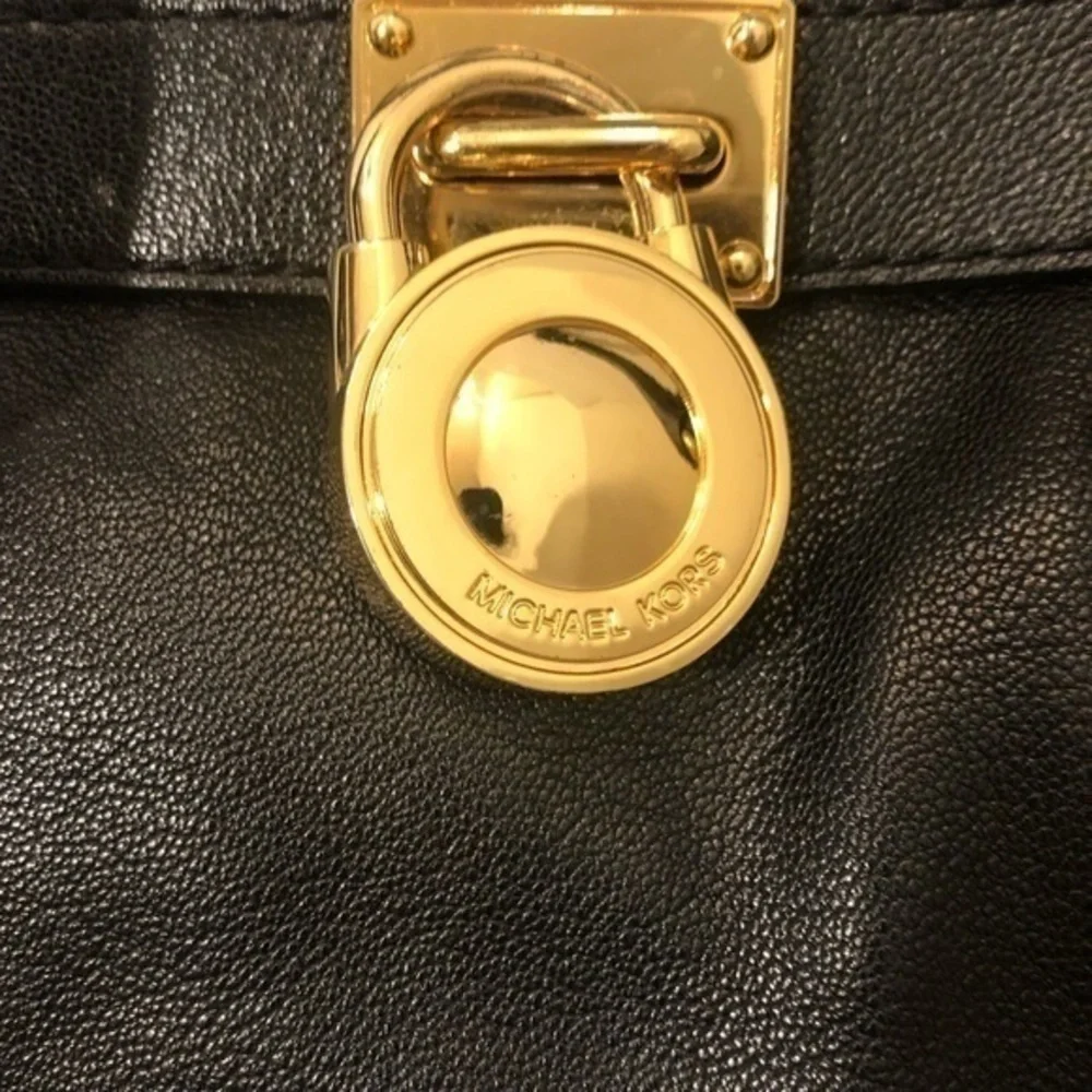 Michael Kors wrinkled marks