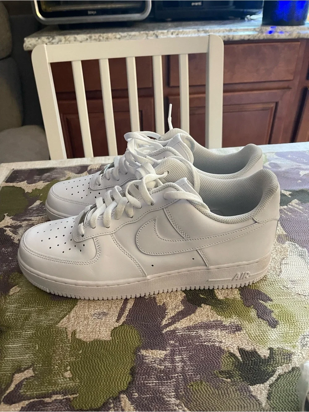Nike iconic low