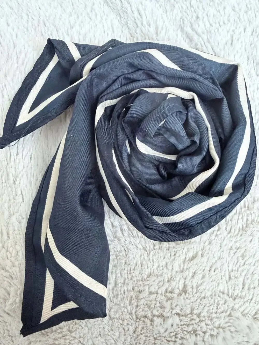 Classic Navy and White Striped Skinny Neck 100% silk Scarf 40