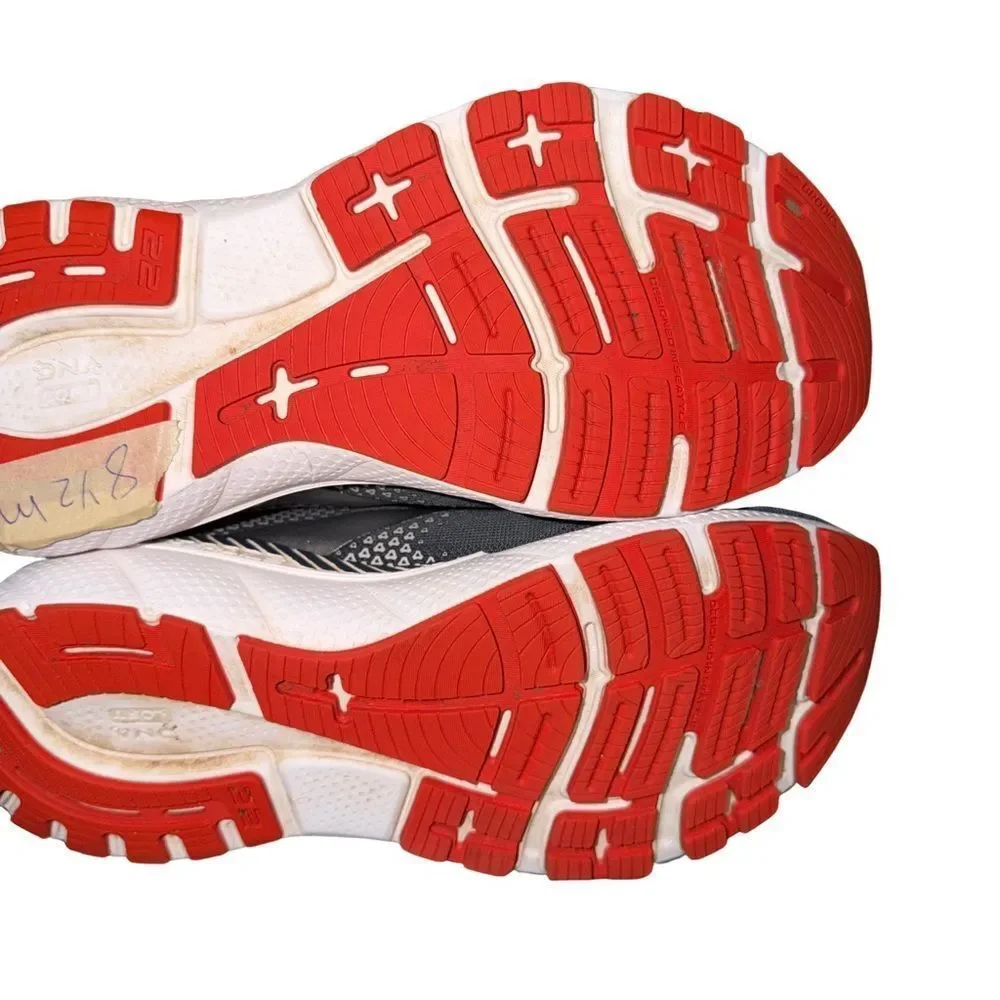 Brooks navy white