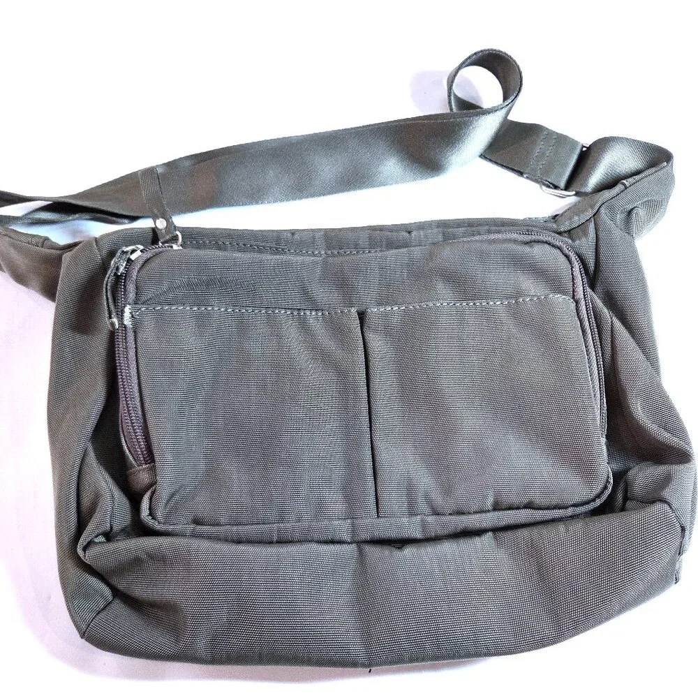 TravelSmith bag with RFID protection